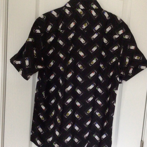 Mens size small short sleeve button down. - Picture 2 of 4